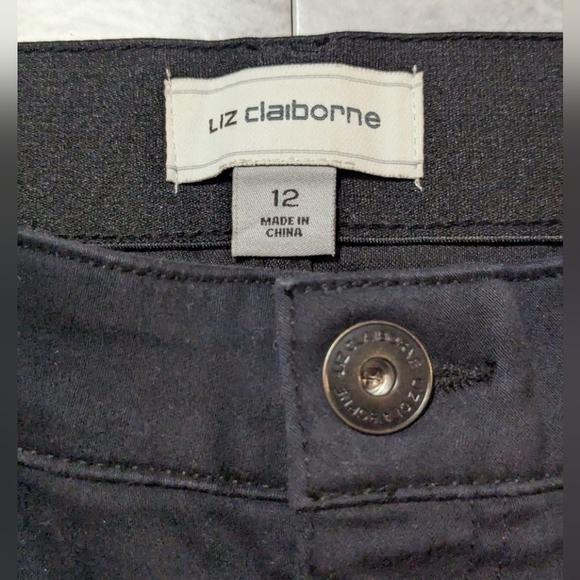 Liz Claiborne size 12 black stretch pants in great condition - Picture 6 of 11